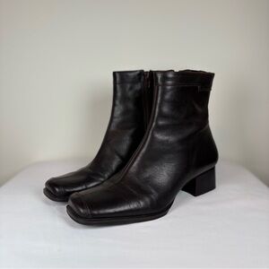 HUSHPUPPIES-HEEL BOOT